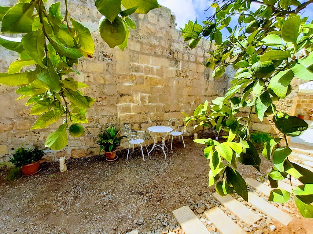 garden bed and breakfast malta
